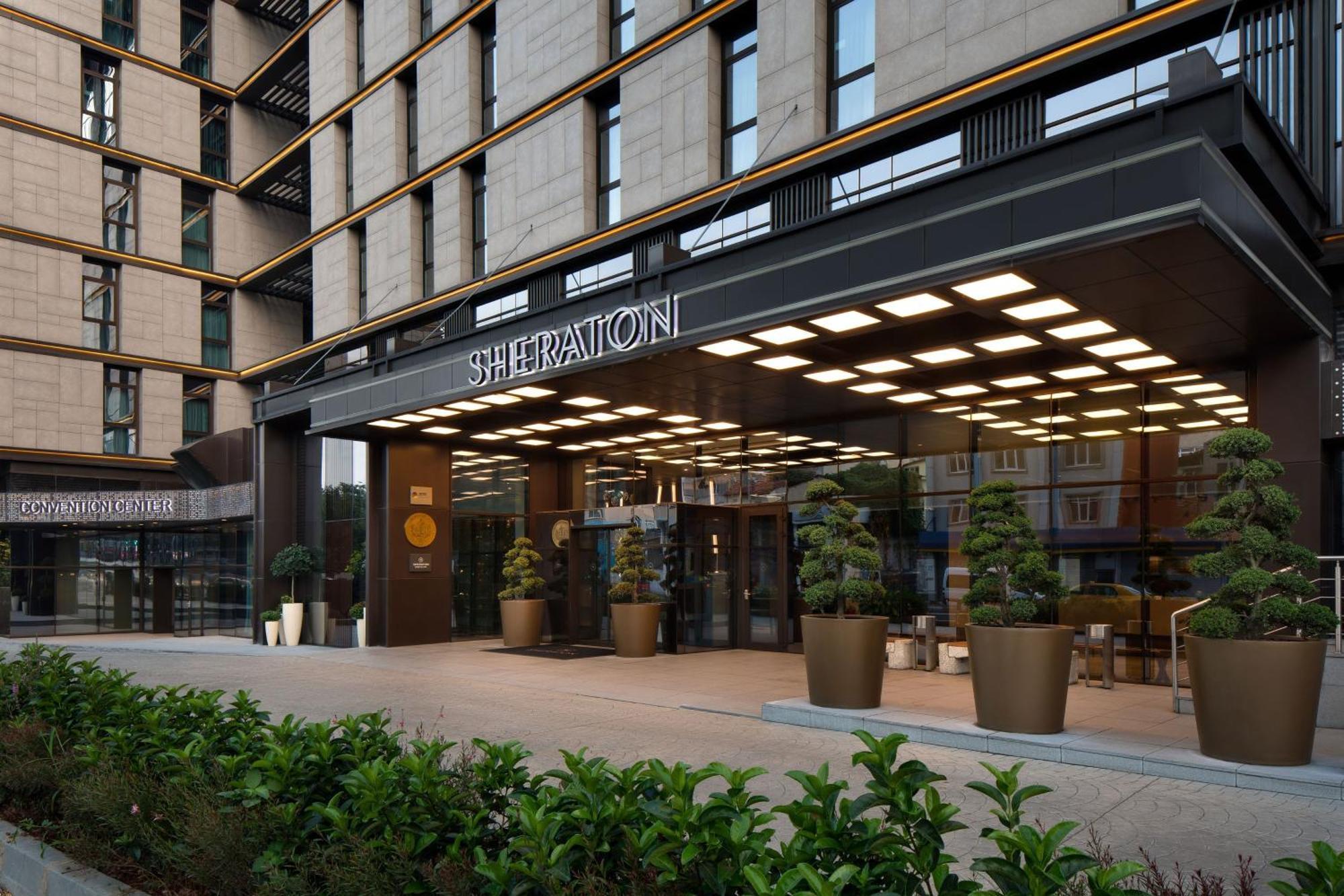Sheraton Istanbul City Center Exterior photo