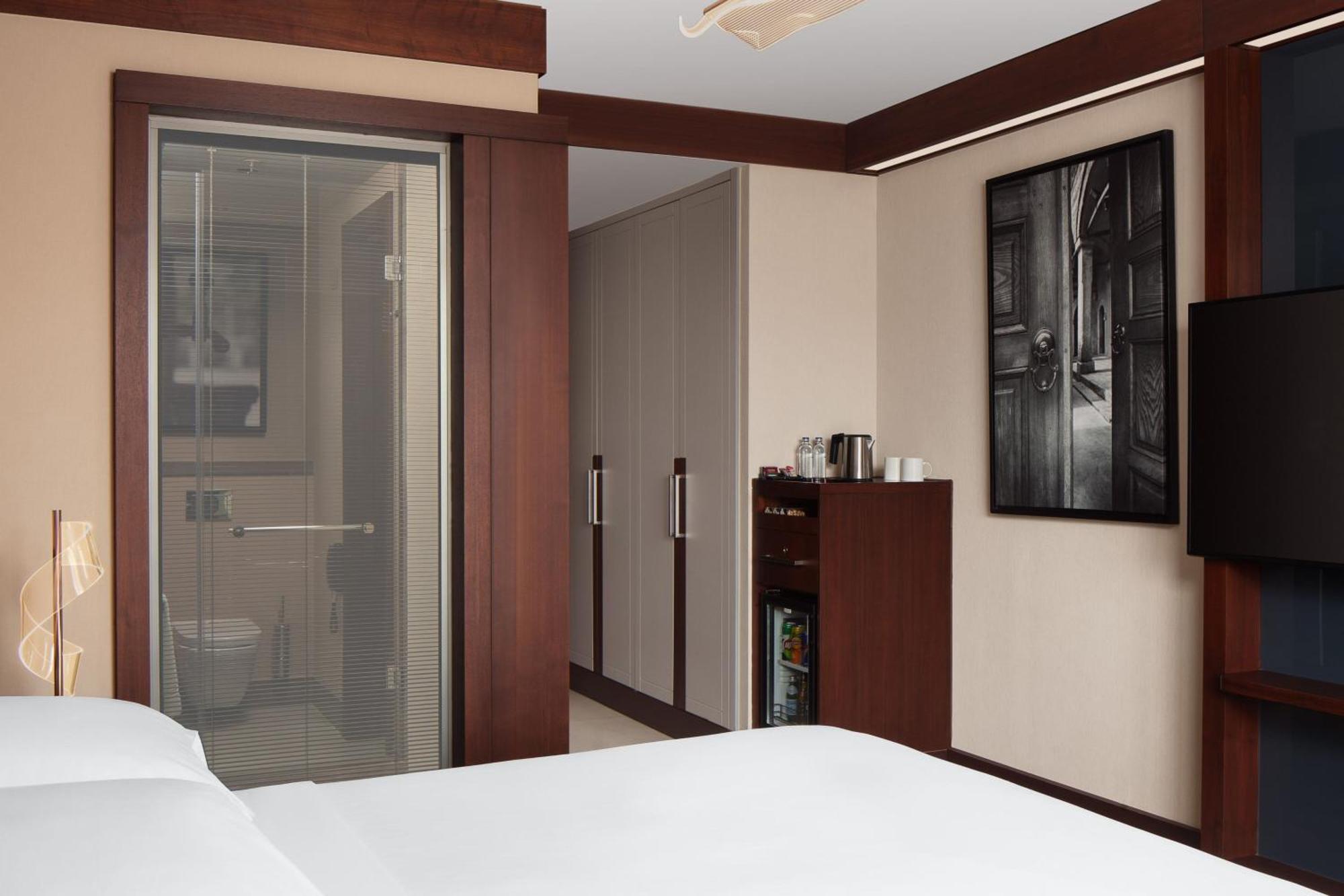 Sheraton Istanbul City Center Exterior photo